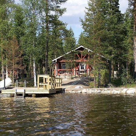 Kartanohotelli Satulinna Huvilat Hirvensalmi Exterior foto